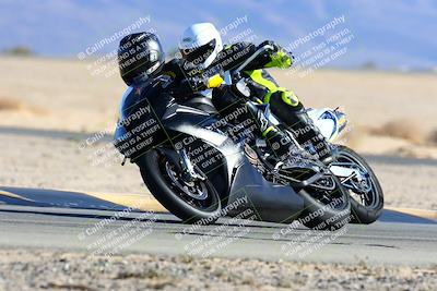 media/Jan-08-2022-SoCal Trackdays (Sat) [[1ec2777125]]/Turn 4 (1145am)/